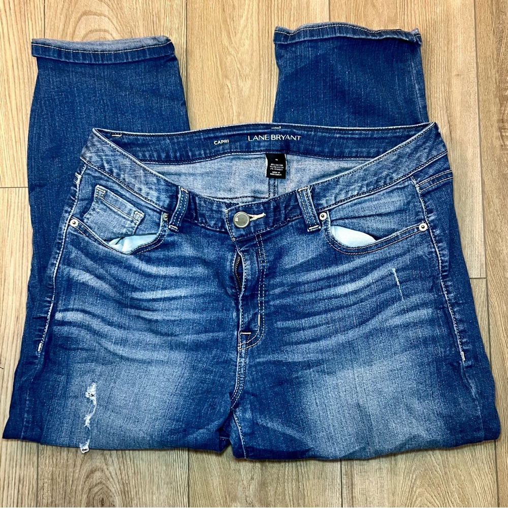 Lane Bryant Women's Blue Capri Jeans.  Sz 18
